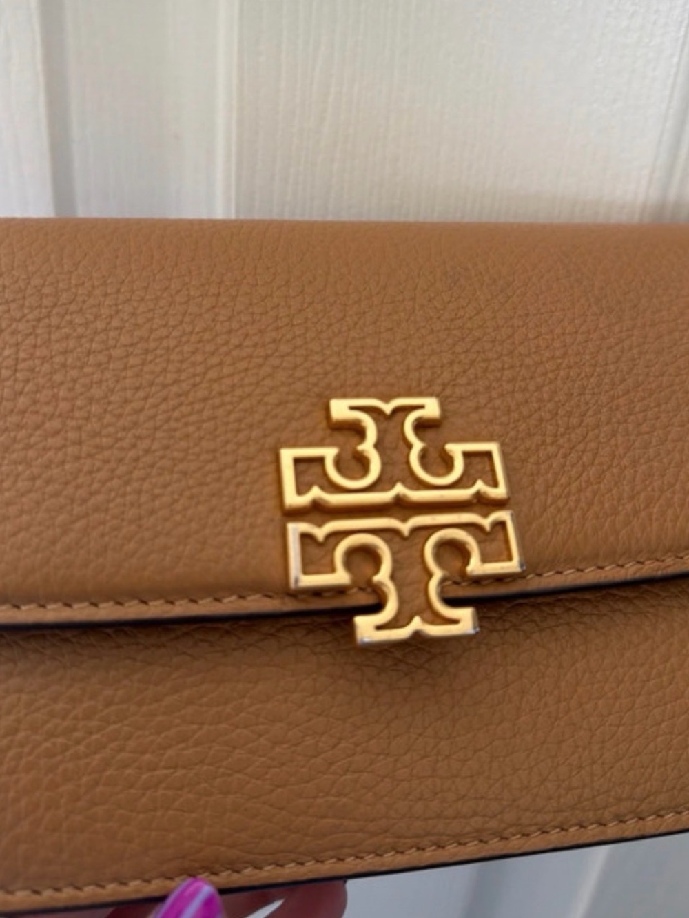 Tory Burch Britten Chain Wallet - Picture 8 of 12